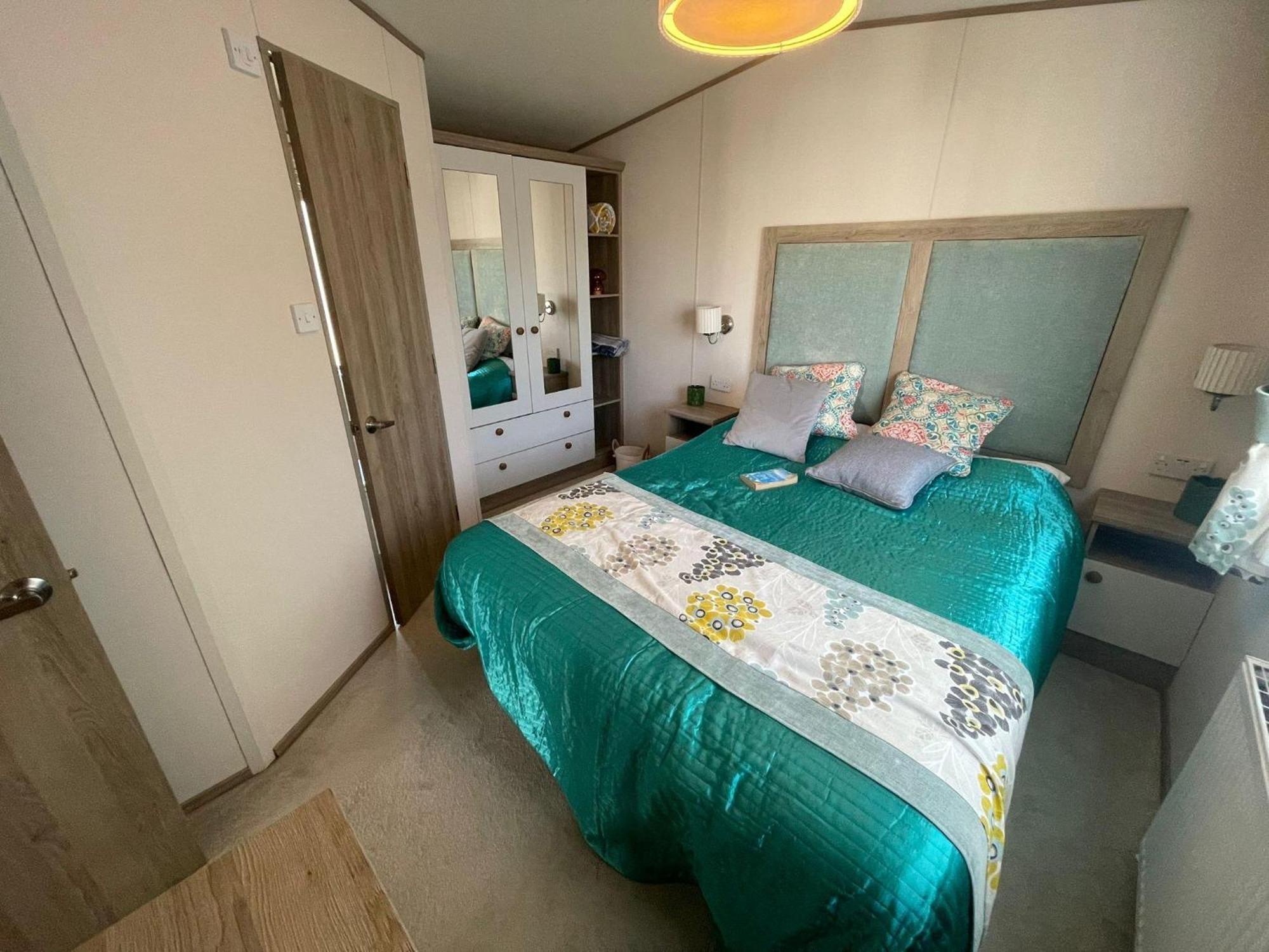 Lovely Caravan At Manor Park, Nearby Hunstanton Beach In Norfolk Ref 23049S Екстериор снимка